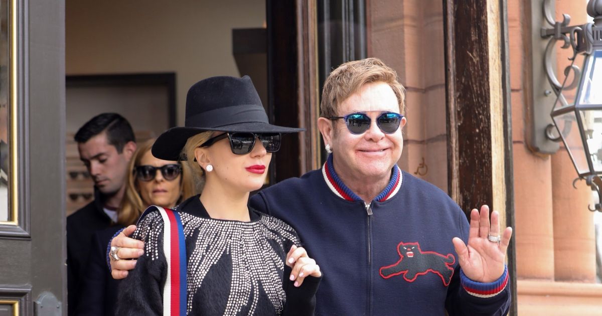 Exclusif Lady Gaga et Sir Elton John font du shopping chez Burberry