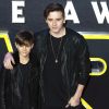 Romeo Beckham et Brooklyn Beckham  à la première de Star Wars: The Force awakens à Odeon Leicester Square à Londres le 16 décembre 2015.