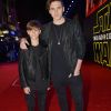 Romeo Beckham et son frère Brooklyn Beckham à la Première européenne de "Star Wars : Le réveil de la force" au cinéma Odeon Leicester Square de Londres le 16 décembre 2015.
