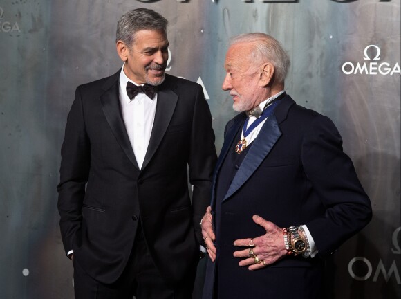 George Clooney et Buzz Aldrin assistent à la soirée Omega "Lost in Space" pour fêter les 60 ans de la montre Speedmaster à la Tate Modern. Londres, le 26 avril 2017.