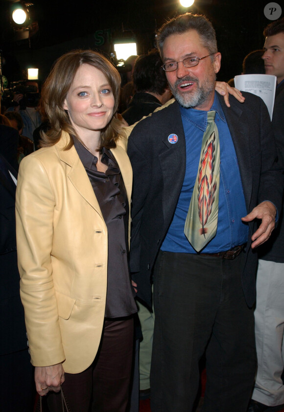 Archives - Jonathan Demme et Jodie Foster à la première de "Adaptation" à Westwood le 3 décembre 2002.