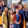 Le roi Willem-Alexander avec la reine Maxima des Pays-Bas et leurs enfants (les princesses Catharina-Amalia, Alexia et Ariane) lors de la Fête du Roi 2017 à Tilburg, le 27 avril 2017.26/04/2017 - Tilburg