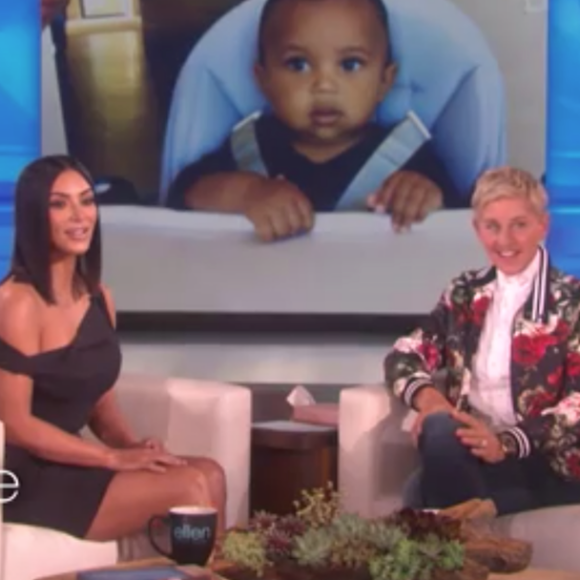 Kim Kardashian parle de ses enfants sur le plateau de l'émission "The Ellen DeGeneres Show", diffusée le 27 avril 2017.