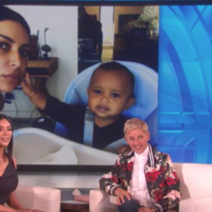 Kim Kardashian parle de ses enfants sur le plateau de l'émission "The Ellen DeGeneres Show", diffusée le 27 avril 2017.