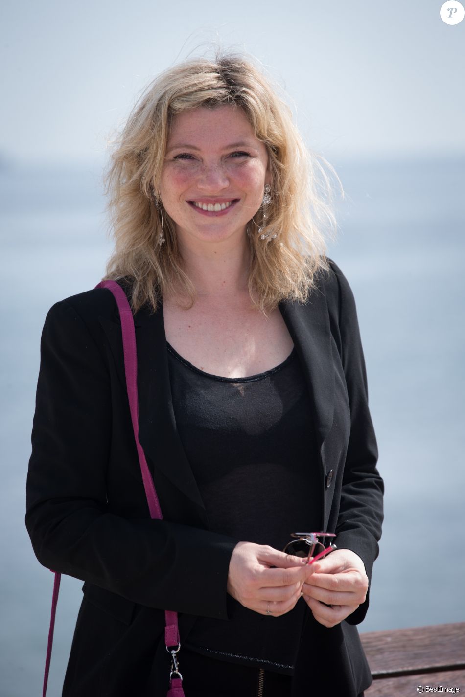 Cécile Bois - Photocall du film Candice Renoir au Miptv de ...