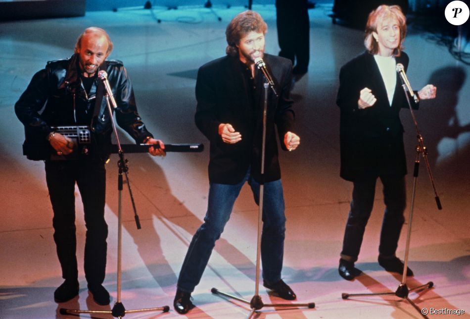 Les Bee Gees au Téléthon en 1987. Purepeople