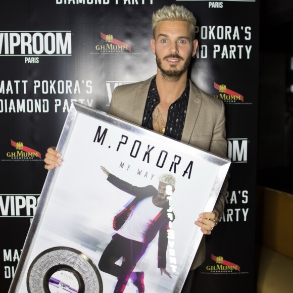 Exclusif - Matt Pokora (M. Pokora) reçoit son disque de diamant (500.000 albums) au restaurant la "Gioia" à Paris, le 10 mai 2017.
