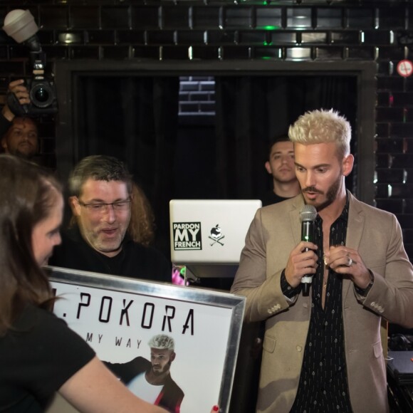 Exclusif - Matt Pokora (M. Pokora) reçoit son disque de diamant (500.000 albums) au restaurant la "Gioia" à Paris, le 10 mai 2017.