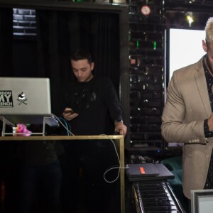 Exclusif - Matt Pokora (M. Pokora) reçoit son disque de diamant (500.000 albums) au restaurant la "Gioia" à Paris, le 10 mai 2017.