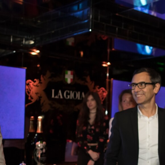 Exclusif - Matt Pokora (M. Pokora) reçoit son disque de diamant (500.000 albums) au restaurant la "Gioia" à Paris, le 10 mai 2017.
