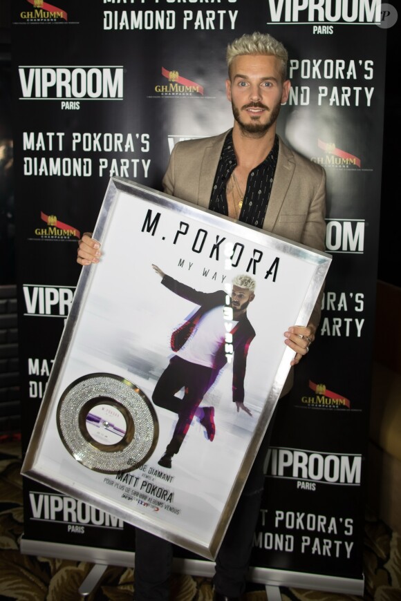 Exclusif - Matt Pokora (M. Pokora) reçoit son disque de diamant (500.000 albums) au restaurant la "Gioia" à Paris, le 10 mai 2017. © Rachid Bellack/Bestimage  No Web No Blog - Belgique et Suisse10/05/2017 - Paris