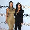 Kim Kardashian et sa soeur Kourtney Kardashian lors de la première "The Promise" à Hollywood, le 12 avril 2017.  Celebrities at the premier of ''The Promise'' in Hollywood, on April 12, 2017.12/04/2017 - Hollywood