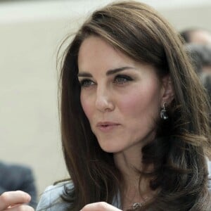 Kate Middleton, duchesse de Cambridge, a visité en compagnie de la grande-duchesse héritière Stéphanie de Luxembourg le musée d'art moderne grand-duc Jean (MUDAM) à l'occasion de son voyage au Luxembourg, le 11 mai 2017, dans le cadre de la commémoration du Traité de Londres de 1867.