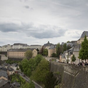 Catherine Kate Middleton, la duchesse de Cambridge en visite au Luxembourg, le 11 mai 2017. Elle a visité le musée du Modem Art, la place Clairefontaine, a rencontré le Grand Duc et la Grande Duchesse au palais pour la commémoration du traité de Londres de 1867 et visité l'exposition ''Luxembourg 1867'' au musée Drai Eechelen.  Britain's Catherine, Duchess of Cambridge visits the Grand Duchy of Luxembourg. During the busy day visit the duchess will see the Museum of Modern Art, visit Place Claierfontaine, meet the Drand Duke and Duchess at the Grand Ducal Palace, attend the official commemoration of the 1867 Treaty of London and tour the exhibition 'Luxembourg 1867 - Open City' at the Drai Eechelen Museum.11/05/2017 - 