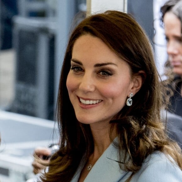 Catherine (Kate) Middleton, duchesse de Cambridge - Catherine Kate Middleton, la duchesse de Cambridge en visite au Luxembourg, le 11 mai 2017. Kate Middleton visite "l'urban-art-project "sur la place Clairefontaine lors de la célébration du 150e anniversaire de la signature du Traité de Londres.  Catherine visits an urban-art-project at Place de Clairefontaine during the celebration of the 150th anniversary of the Treaty of London, signed on 11th May 1867 in Luxembourg; on May 11, 201711/05/2017 - 