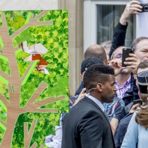 Catherine (Kate) Middleton, duchesse de Cambridge - Catherine Kate Middleton, la duchesse de Cambridge en visite au Luxembourg, le 11 mai 2017. Kate Middleton visite "l'urban-art-project "sur la place Clairefontaine lors de la célébration du 150e anniversaire de la signature du Traité de Londres.  Catherine visits an urban-art-project at Place de Clairefontaine during the celebration of the 150th anniversary of the Treaty of London, signed on 11th May 1867 in Luxembourg; on May 11, 201711/05/2017 - 