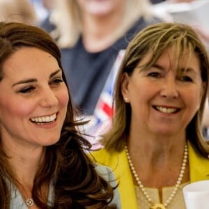 Catherine (Kate) Middleton, duchesse de Cambridge - Catherine Kate Middleton, la duchesse de Cambridge en visite au Luxembourg, le 11 mai 2017. Kate Middleton visite "l'urban-art-project "sur la place Clairefontaine lors de la célébration du 150e anniversaire de la signature du Traité de Londres.  Catherine visits an urban-art-project at Place de Clairefontaine during the celebration of the 150th anniversary of the Treaty of London, signed on 11th May 1867 in Luxembourg; on May 11, 201711/05/2017 - 