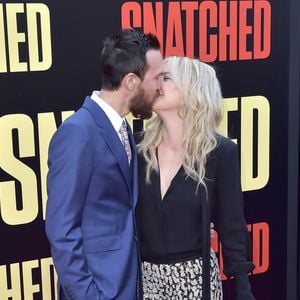 Kate Hudson et son compagnon Danny Fujikawa - Première de "Snatched" à Los Angeles le 10 mai 2017.