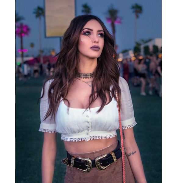 Nabilla à Coachella en 2017.