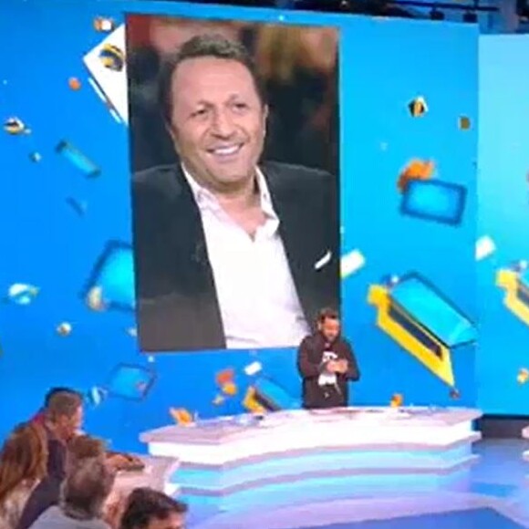 Cyril Hanouna appelle Arthur en direct dans Touche pas à mon poste sur C8 le 16 mai 2017.