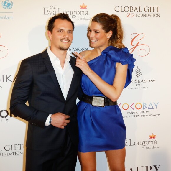 Juan Arbelaez et sa compagne Laury Thilleman (Miss France 2011) lors du photocall de la 7e édition du "Global Gift Gala" à l'hôtel Four Seasons George V à Paris, le 16 mai 2017. © Marc Ausset-Lacroix/Bestimage