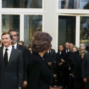 Le roi Juan Carlos Ier et la reine Sofia d'Espagne, sous le regard de leurs filles l'infante Elena et l'infante Cristina, lors de la messe de funérailles à la mémoire d'Alicia de Bourbon-Parme, célébrée le 11 mai 2017 en la chapelle royale du Palais d'Orient à Madrid.