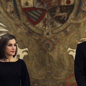 Le roi Felipe VI d'Espagne et la reine Letizia lors de la messe de funérailles à la mémoire d'Alicia de Bourbon-Parme, célébrée le 11 mai 2017 en la chapelle royale du Palais d'Orient à Madrid.