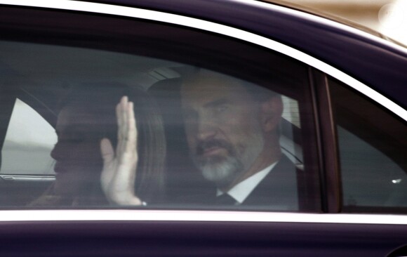 Le roi Felipe VI d'Espagne et la reine Letizia au palais d'Orient à l'occasion de la messe de funérailles à la mémoire d'Alicia de Bourbon-Parme, célébrée le 11 mai 2017 en la chapelle royale du Palais d'Orient à Madrid.