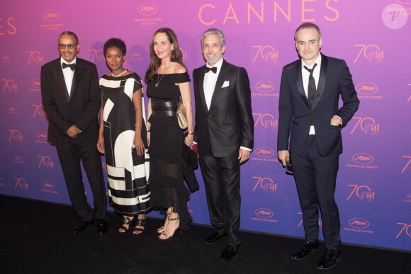 Abderrahmane Sissako et sa femme Kessen Tal, guest et Olivier Assayas - Arrivées au dîner de la cérémonie d'ouverture du 70e Festival International du Film de Cannes. Le 17 mai 2017 © Borde-Jacovides-Moreau/Bestimage