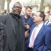 Semi-exclusif - Magloire et Jean-Luc Romero - Inauguration de la promenade "Coccinelle " (Jacqueline Charlotte Dufresnoy), à la vedette historique de cabaret trans des années 50 et 60, à Paris, France, le 18 mai 2017. © CVS/Bestimage