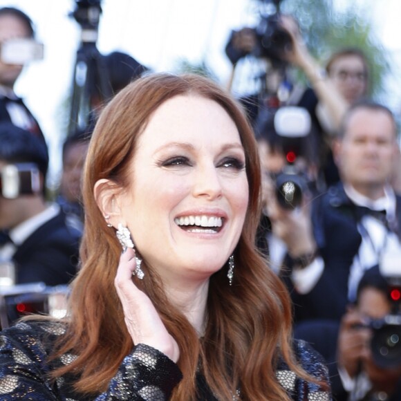 Julianne Moore (robe Louis Vuitton, bijoux Chopard) - Montée des marches du film "Okja" lors du 70e Festival International du Film de Cannes. Le 19 mai 2017. © Borde-Jacovides-Moreau / Bestimage