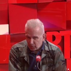 Jean-Paul Gaultier tacle méchamment Carole Rousseau dans On refait la télé ! sur RTL, le samedi 20 mai 2017