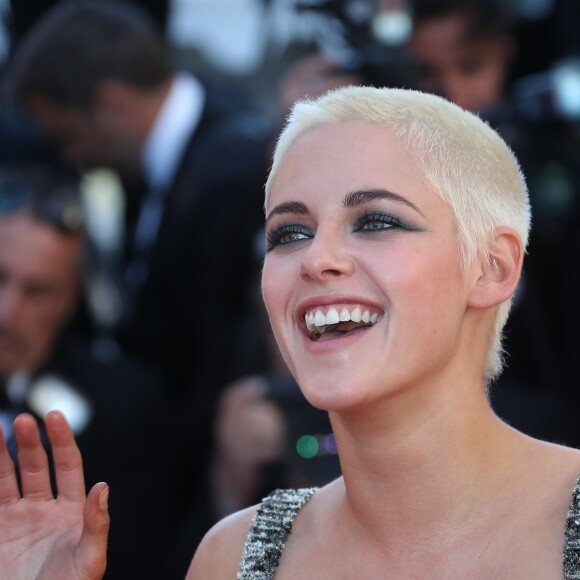 Kristen Stewart en Chanel - Montée des marches du film "120 battements par minute" lors du 70ème Festival International du Film de Cannes. Le 20 mai 2017. © Borde-Jacovides-Moreau / Bestimage