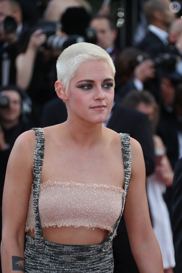 Kristen Stewart en Chanel - Montée des marches du film "120 battements par minute" lors du 70ème Festival International du Film de Cannes. Le 20 mai 2017. © Borde-Jacovides-Moreau / Bestimage