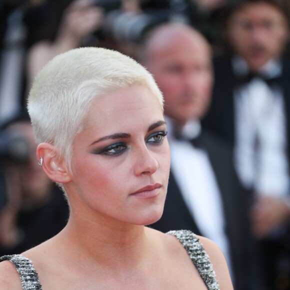 Kristen Stewart en Chanel - Montée des marches du film "120 battements par minute" lors du 70ème Festival International du Film de Cannes. Le 20 mai 2017. © Borde-Jacovides-Moreau / Bestimage