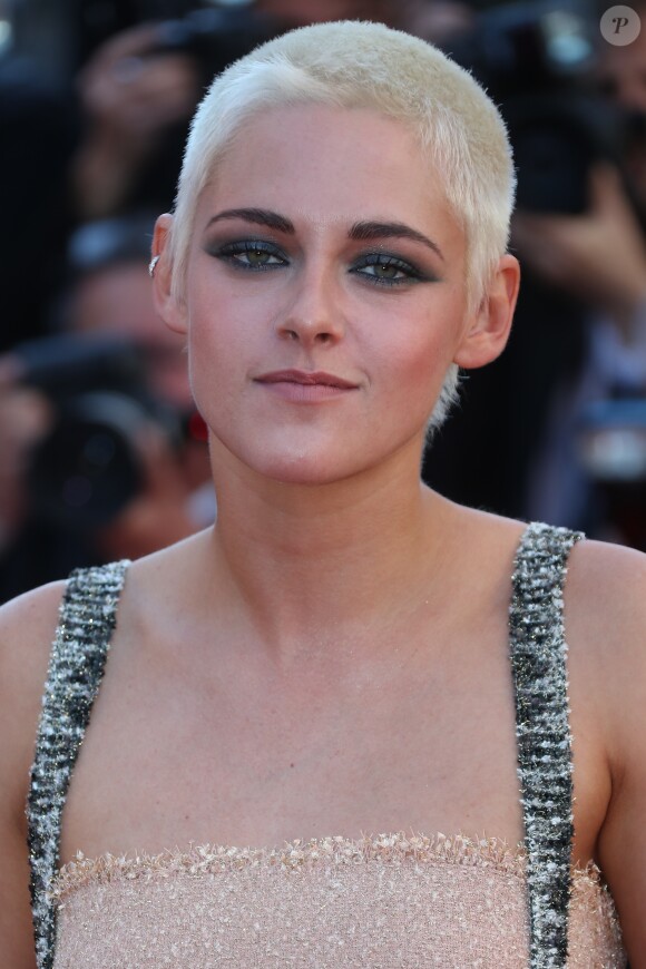 Kristen Stewart en Chanel - Montée des marches du film "120 battements par minute" lors du 70ème Festival International du Film de Cannes. Le 20 mai 2017. © Borde-Jacovides-Moreau / Bestimage