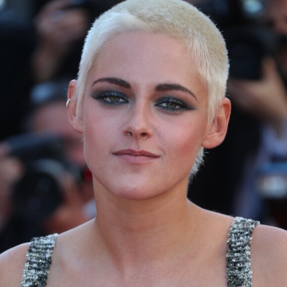 Kristen Stewart en Chanel - Montée des marches du film "120 battements par minute" lors du 70ème Festival International du Film de Cannes. Le 20 mai 2017. © Borde-Jacovides-Moreau / Bestimage
