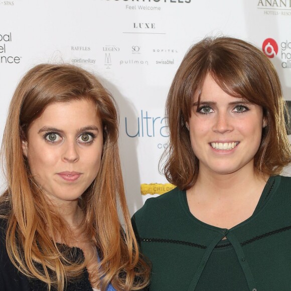 Les princesses Beatrice d'York et Eugenie d'York au Savoy Hotel le 22 mai 2017 lors des Ultimate Luxury Travel Related Awards.