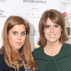 Les princesses Beatrice d'York et Eugenie d'York au Savoy Hotel le 22 mai 2017 lors des Ultimate Luxury Travel Related Awards.