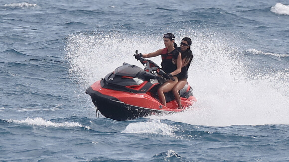 Kendall Jenner à Cannes : Elle s'éclate avec Kourtney Kardashian et son chéri
