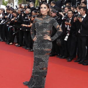 Eva Longoria (bijoux Messika) - Montée des marches du film de la Soirée 70ème Anniversaire lors du 70ème Festival International du Film de Cannes. Le 23 mai 2017. © Borde-Jacovides-Moreau/Bestimage