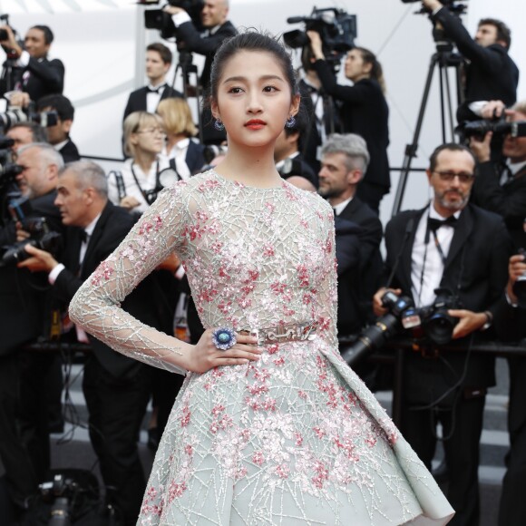 Guan Xiaotong - Montée des marches du film de la Soirée 70ème Anniversaire lors du 70ème Festival International du Film de Cannes. Le 23 mai 2017. © Borde-Jacovides-Moreau/Bestimage