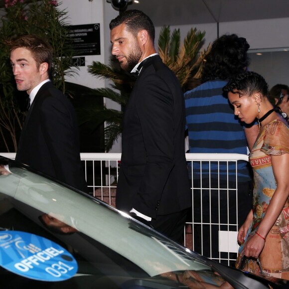 Robert Pattinson et sa compagne FKA twigs - Descente des marches du film "Good Time" lors du 70ème Festival International du Film de Cannes. Le 25 mai 2017 © Borde-Jacovides-Moreau / Bestimage