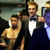 Robert Pattinson et sa compagne FKA twigs - Descente des marches du film "Good Time" lors du 70ème Festival International du Film de Cannes. Le 25 mai 2017 © Borde-Jacovides-Moreau / Bestimage