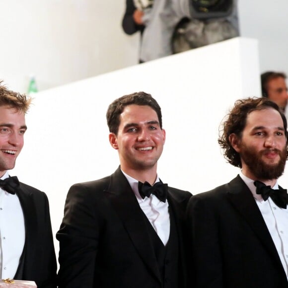 Buddy Duress, Taliah Webster, Robert Pattinson, Benny Safdie et Joshua Safdie - Montée des marches du film "Good Time" lors du 70ème Festival International du Film de Cannes. Le 25 mai 2017. © Borde-Jacovides-Moreau/Bestimage