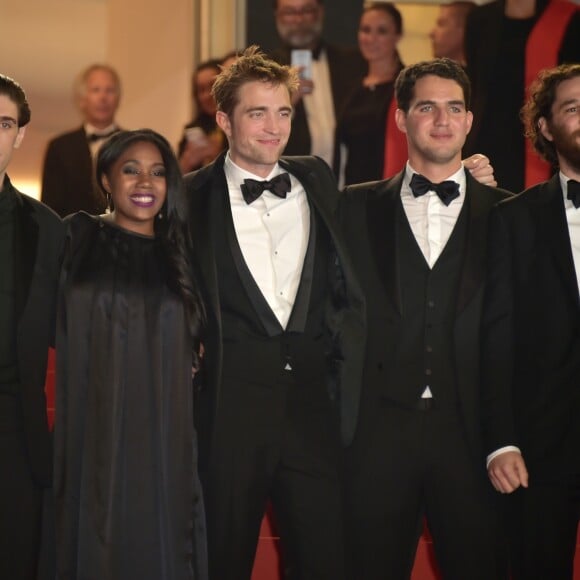 Buddy Duress, Taliah Webster, Robert Pattinson, Ben Safdie, son frère Joshua Safdie - Montée des marches du film "Good Time" lors du 70ème Festival International du Film de Cannes. Le 25 mai 2017. © Giancarlo Gorassini/Bestimage