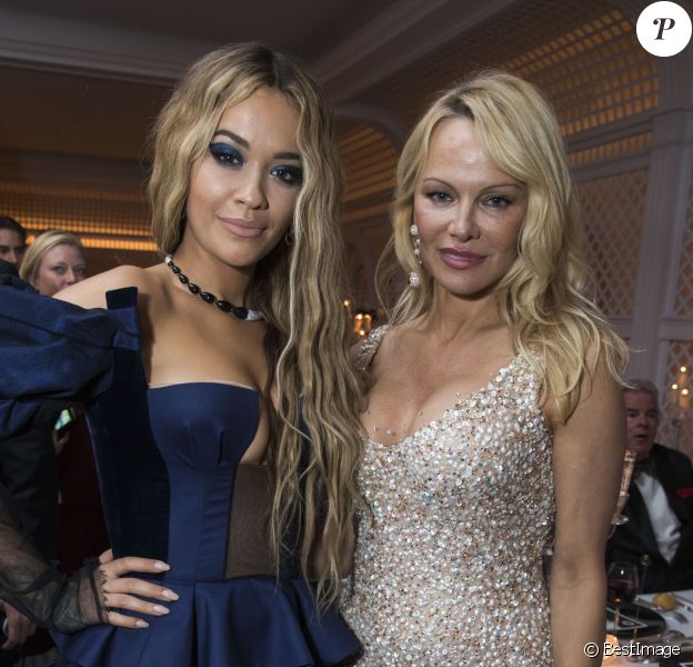 Rita Ora et Pamela Anderson - Soirée de Grisogono "Love On The Rocks" à l'hôtel Eden Roc au Cap d'Antibes lors du 70 ème Festival International du Film de Cannes. Le 23 mai 2017.