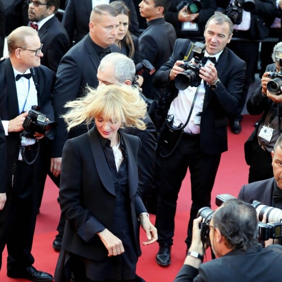 Uma Thurman - Montée des marches du film "D'Après une Histoire Vraie" lors du 70e Festival International du Film de Cannes. Le 27 mai 2017. © Borde-Jacovides-Moreau / Bestimage