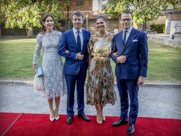 Le prince Frederik et la princesse Mary de Danemark, le prince Daniel et la princesse Victoria de Suède arrivent au dîner officiel au Eric Ericsonhallen à Stockholm. Le 29 mai 2017