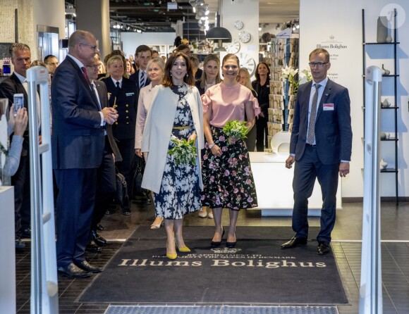 La princesse Victoria de Suède et la princesse Mary de Danemark en visite au magasin Illums Bolighus à Stockholm Stockholm, le 30 mai 2017